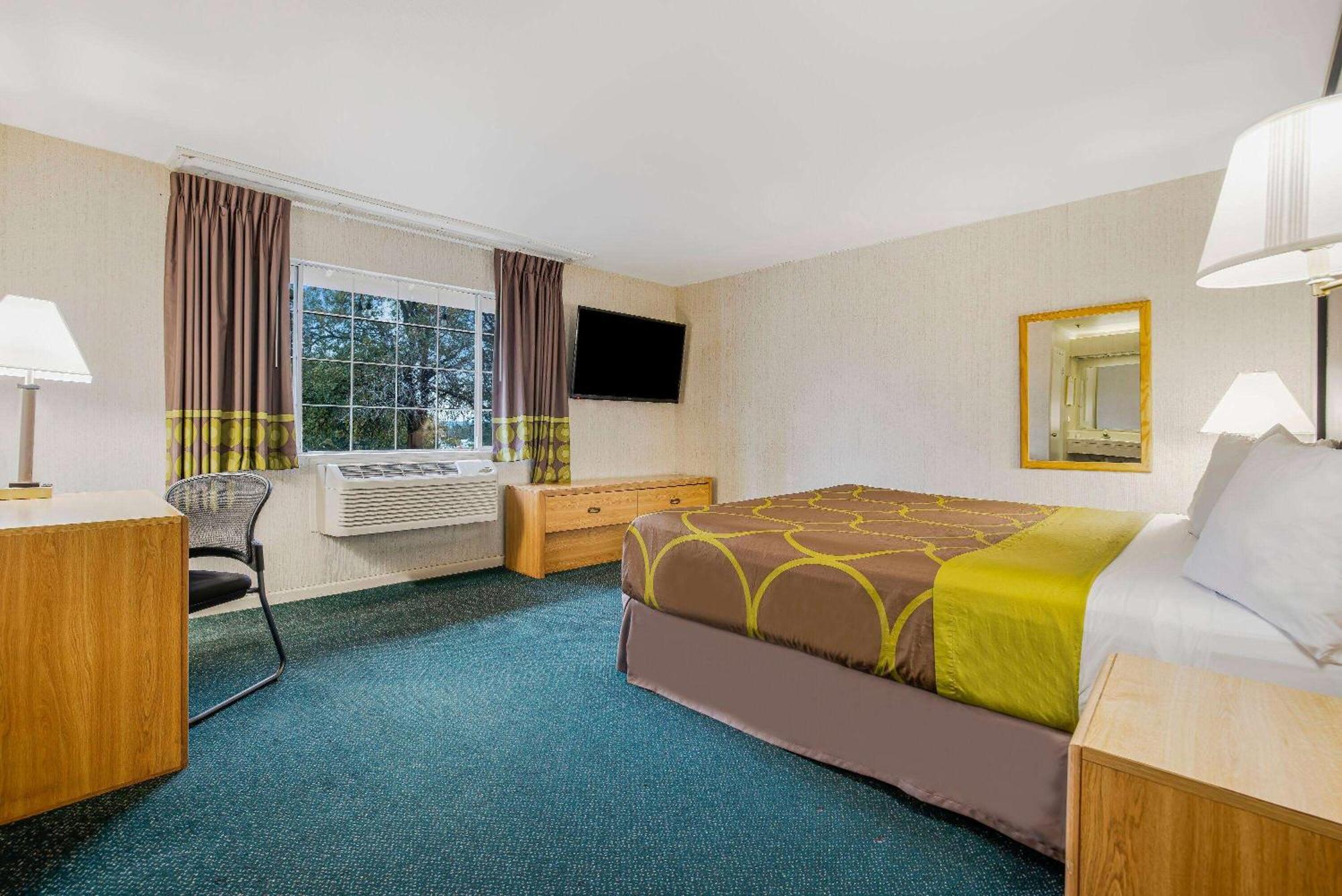 Super 8 By Wyndham Auburn Hotel Exterior foto