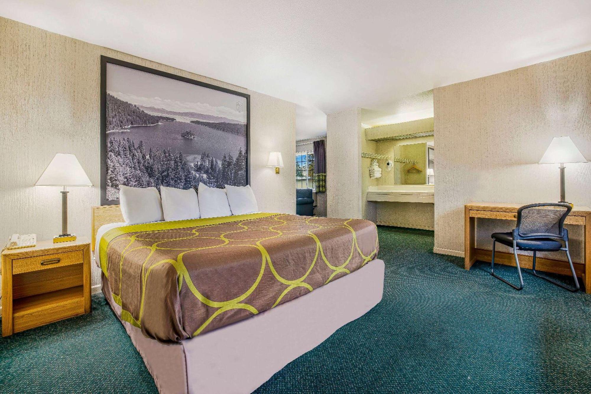 Super 8 By Wyndham Auburn Hotel Exterior foto